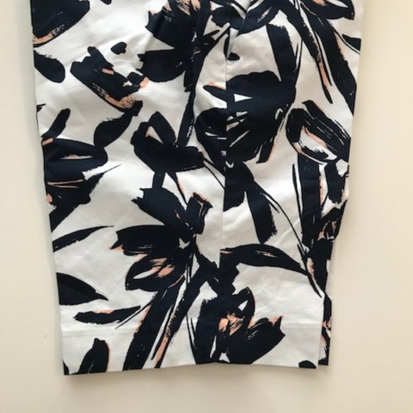 BANANA REPUBLIC Bermuda Shorts - NWOT - Picture 7 of 14